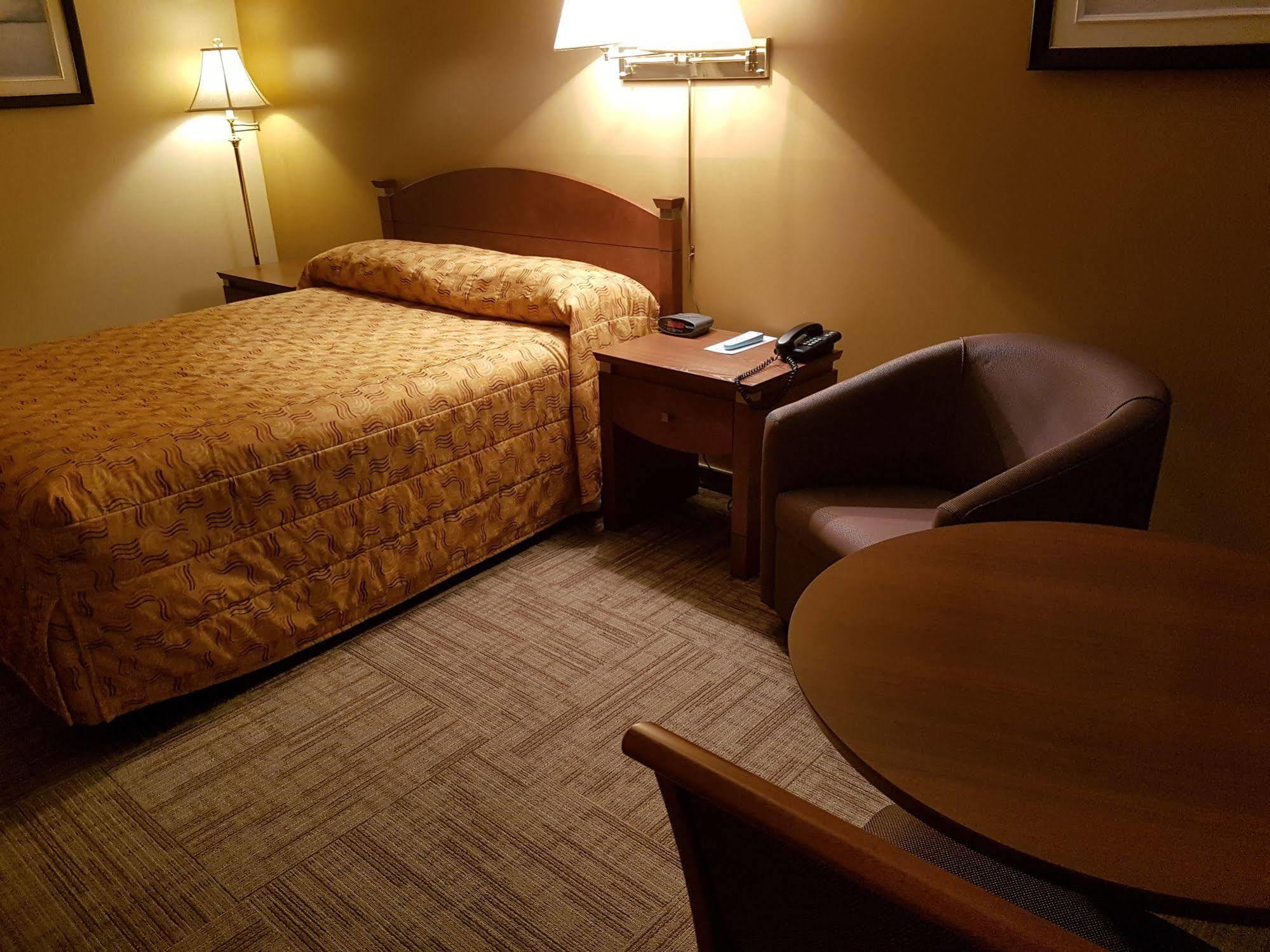 Hotel Matagami מראה חיצוני תמונה